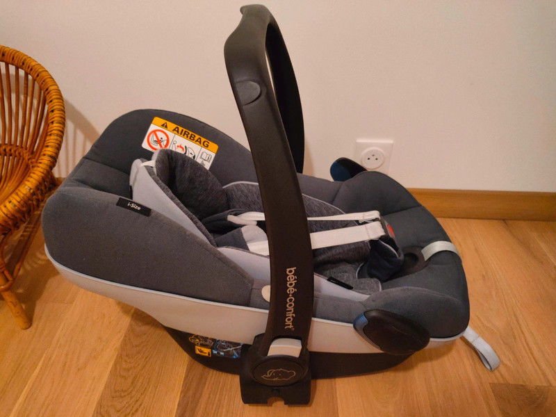 Si�ge auto Pebble Pro i-Size Essential Graphite de Maxi-Cosi 170 Saint-Germain-sur-Morin (77)