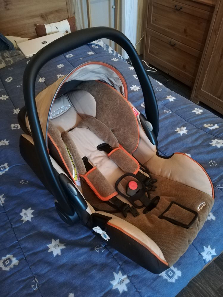 Si�ge b�b� cosy pour Auto.
20 Gouvieux (60)