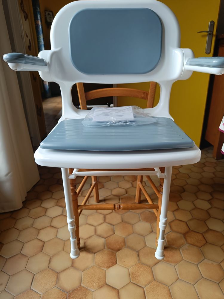 Si�ge de douche pour personne senior.  Mat�riel m�dical 0 Saint-Michel-de-Maurienne (73)