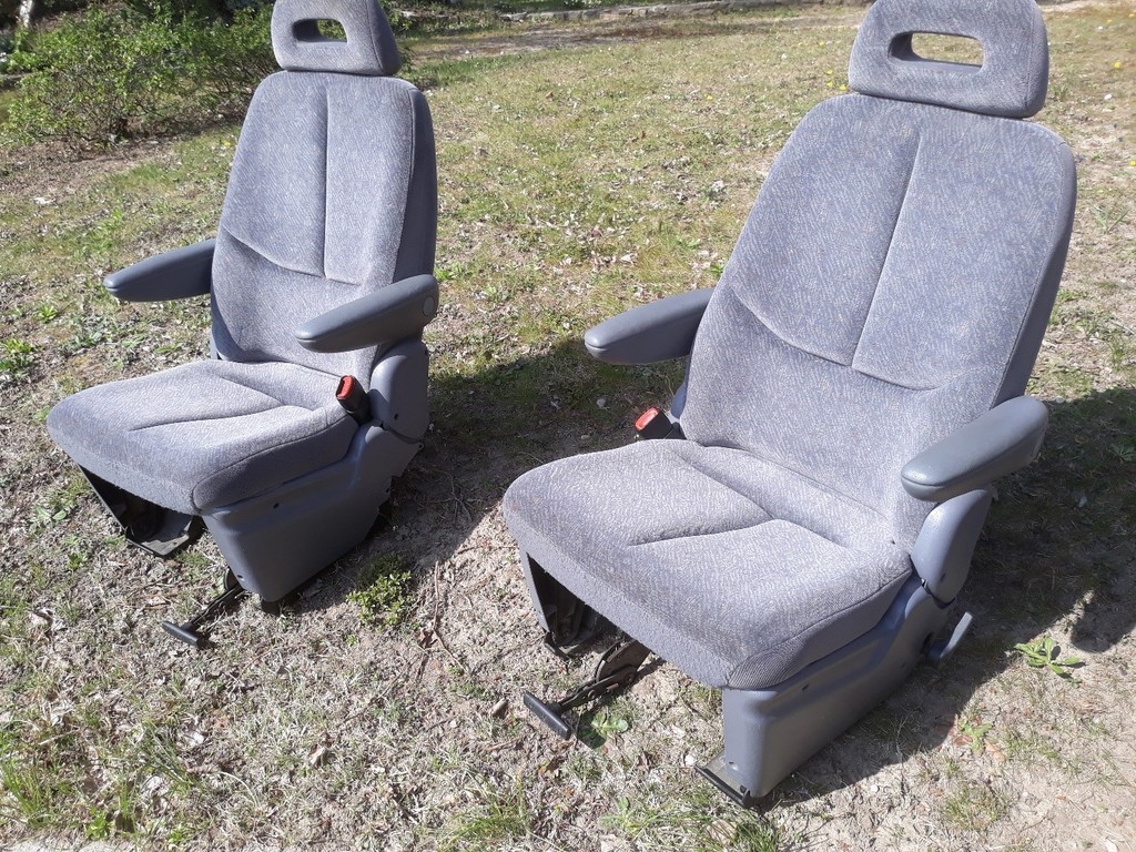 Si�ges de Chrysler Voyager en tissu gris avec accoudoirs 150 Mont�limar (26)