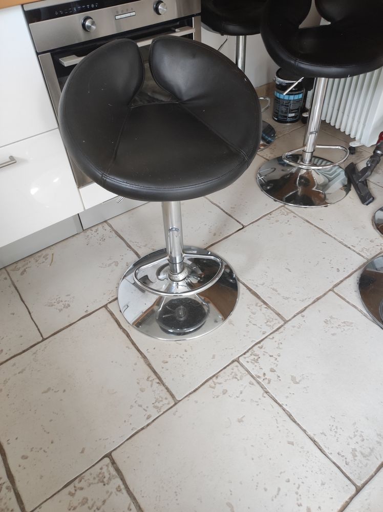 4 si�ges de bar 150 Fr�jus (83)