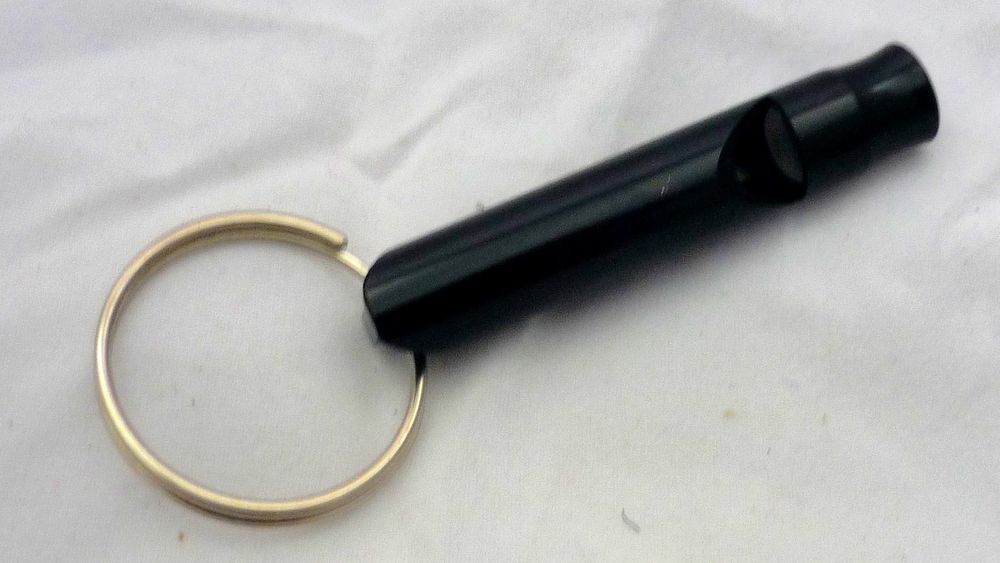 Sifflet ultralight de s�curit�, de survie en plein air 2 Serres (05)