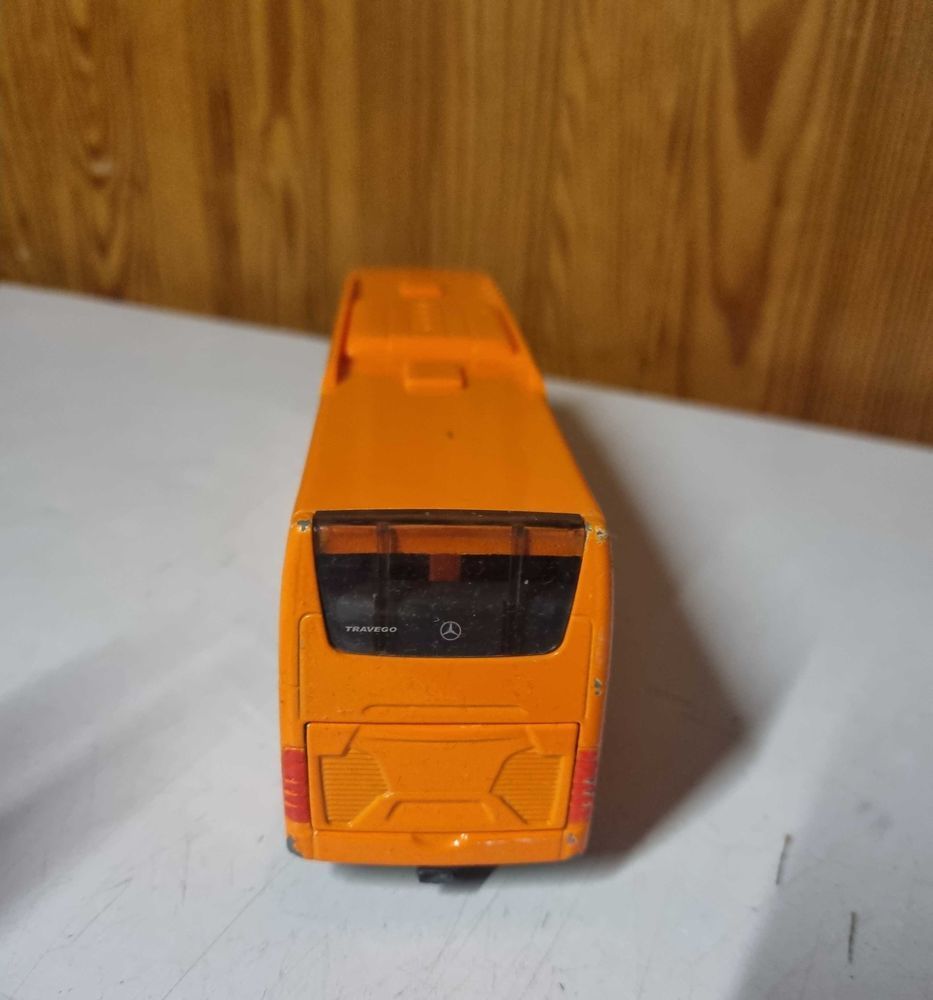 Siku 3738 travengo suntour mercedes benz car en m�tal orange 20 Auxerre (89)