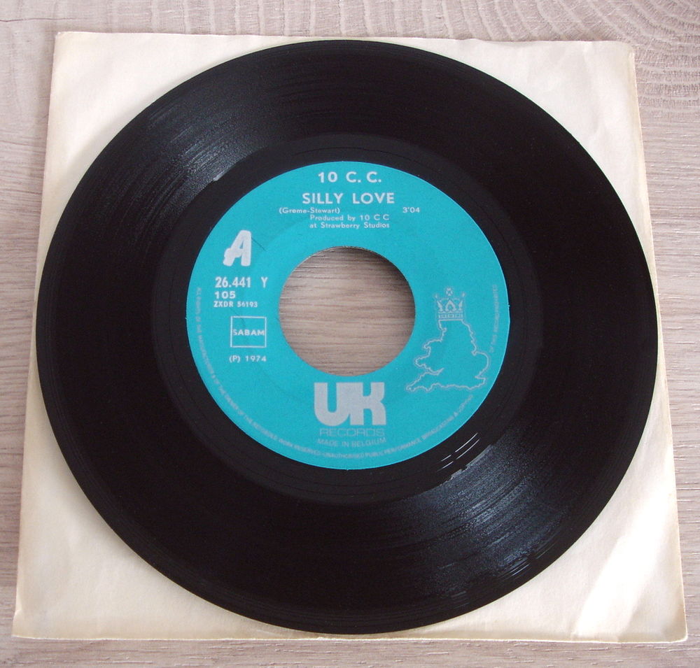 10 CC - 45t SP - SILLY LOVE / THE SACRO-ILIAC - Pr.Belg.1974 3 Roncq (59)
