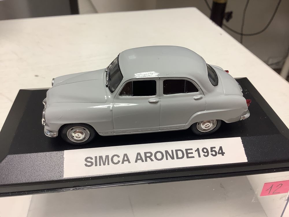 SIMCA ARONDE 1954 voiture miniature 12 Alès (30)