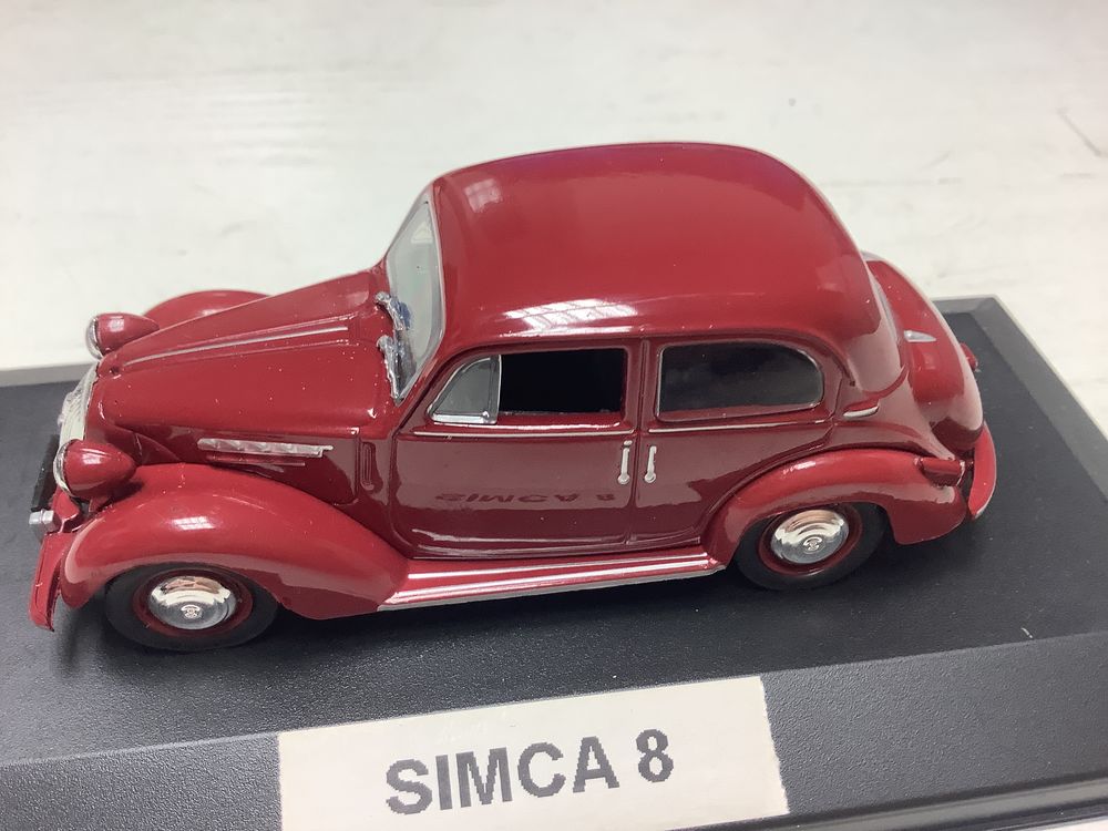 SIMCA 8 voiture miniature 6 Alès (30)
