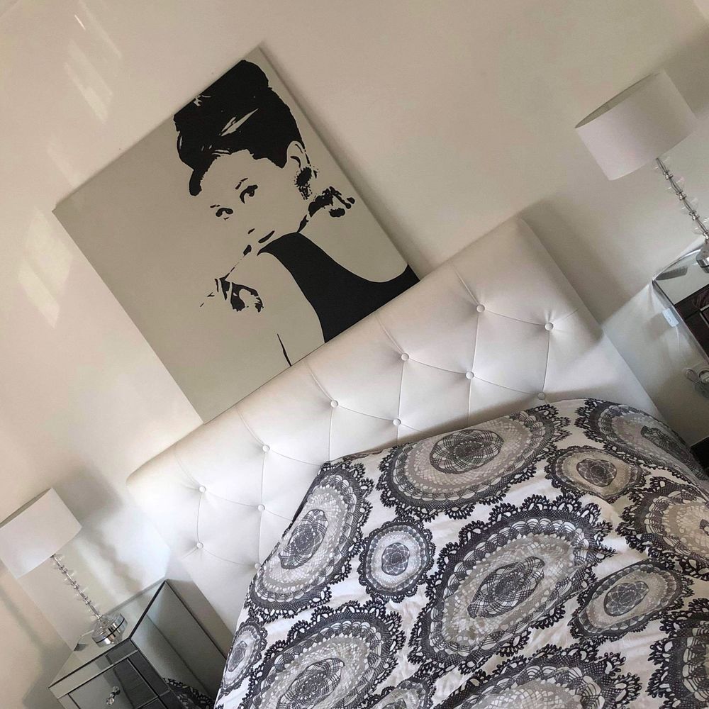 Lit simili cuir matelass� blanc 200 Morsang-sur-Orge (91)