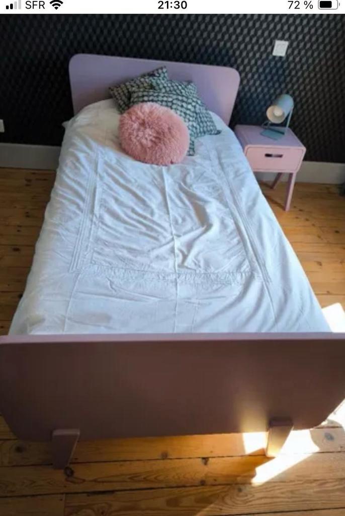 Lit simple rose avec matelas et table de nuit 200 Toulouse (31)