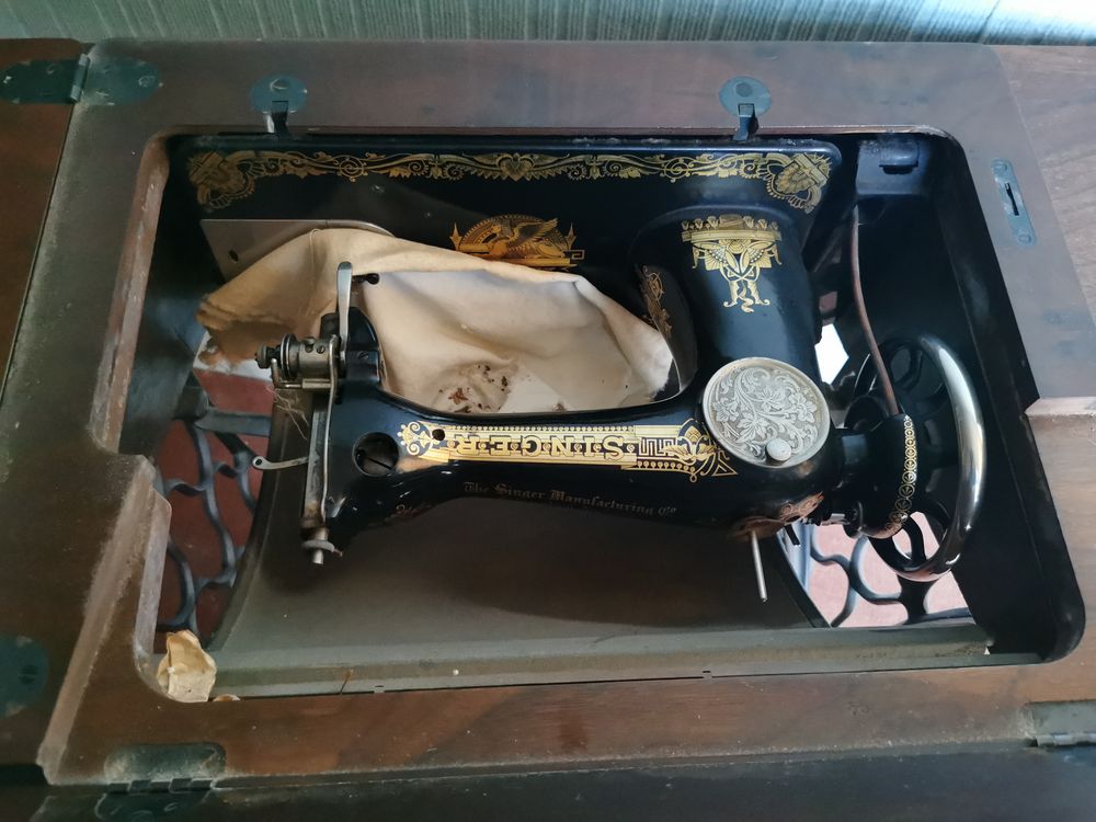 Singer machine � coudre 200 Saint-Ou�n-des-Toits (53)