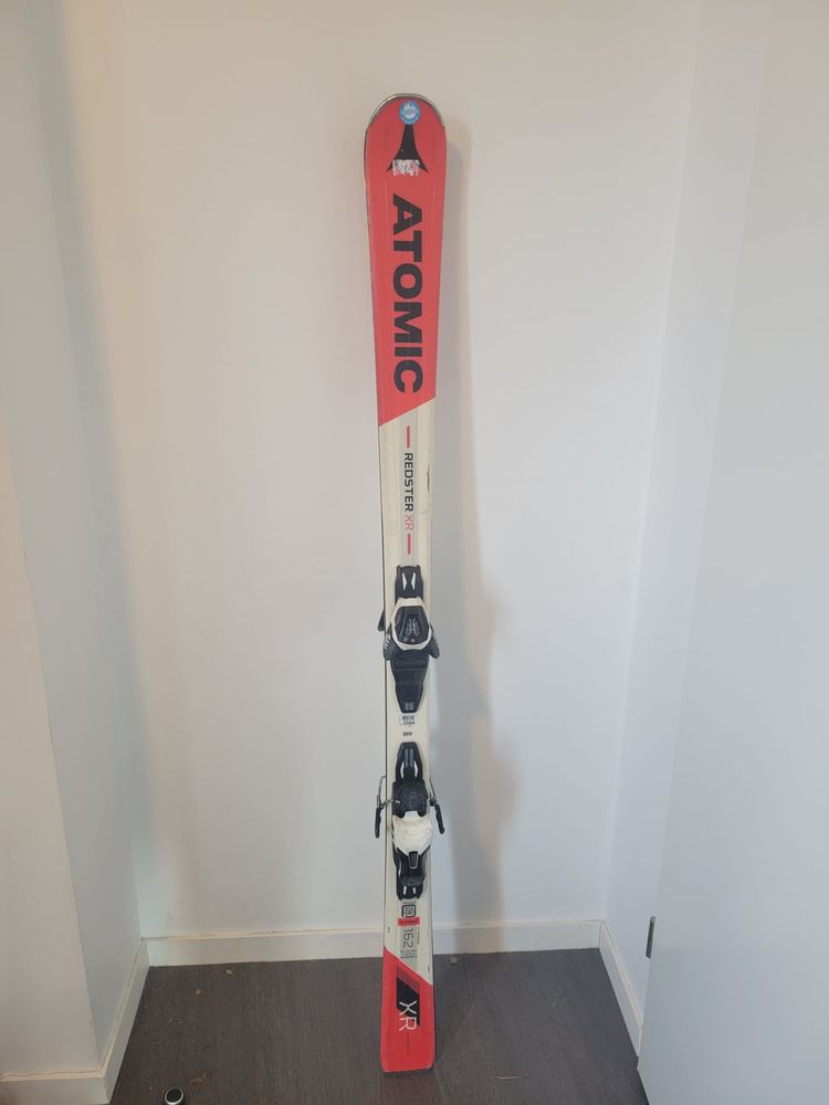Skis Atomic ? Quasi neufs 100 Grenoble (38)