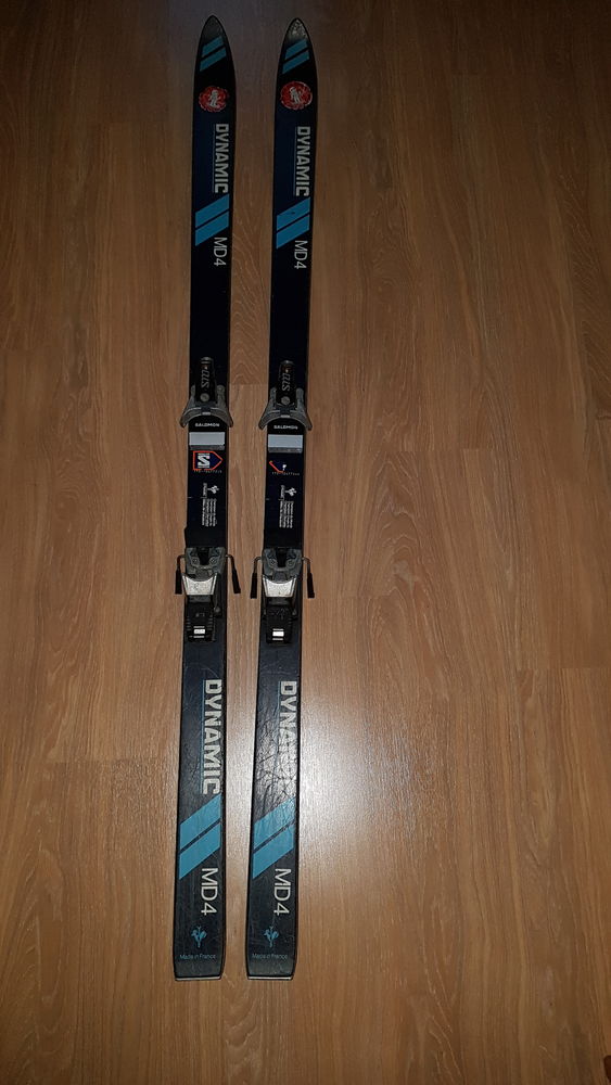 SKIS DE DESCENTE 40 Le Mans (72)