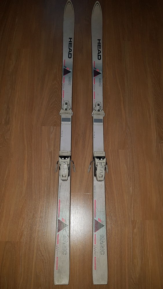 SKIS DE DESCENTE 45 Le Mans (72)