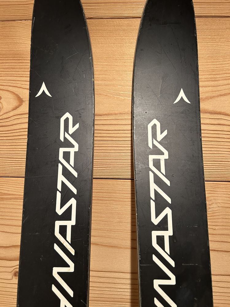 SKIS DYNASTAR haut de gamme Ann�es 88/90 , modele HZ FUSION 99 Meg�ve (74)
