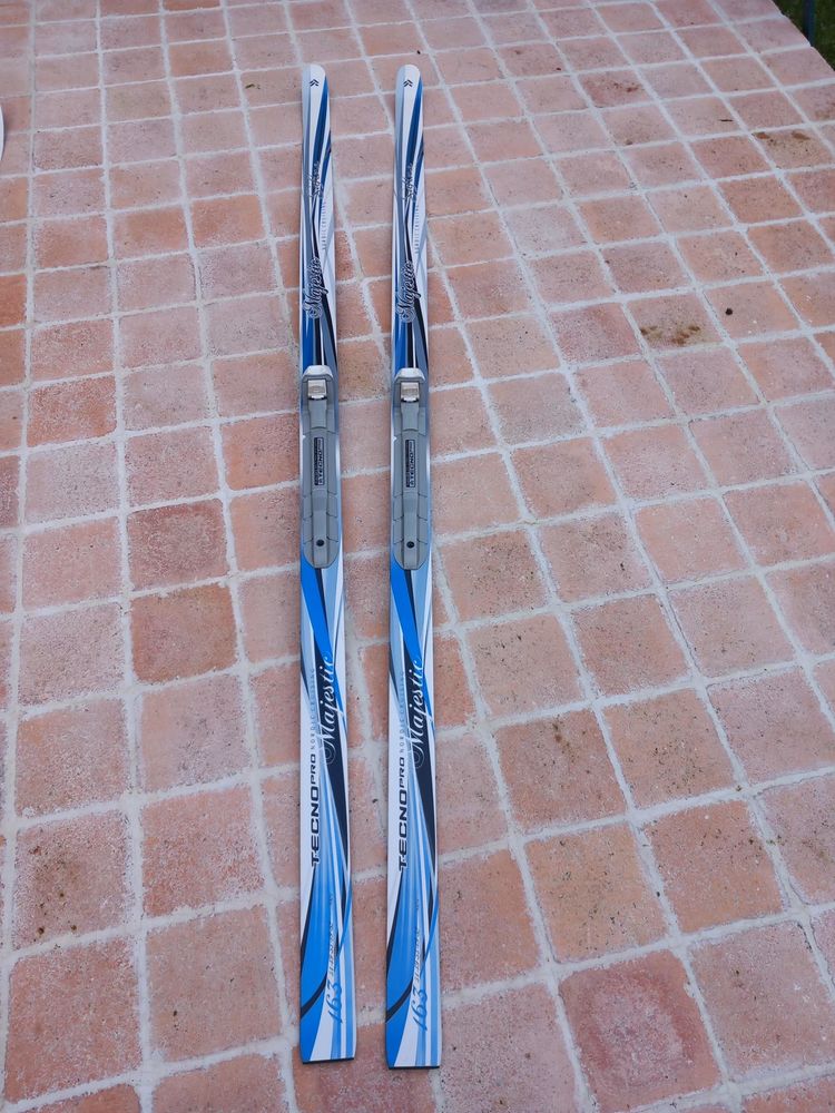 SKIS DE FOND 70 Bavent (14)