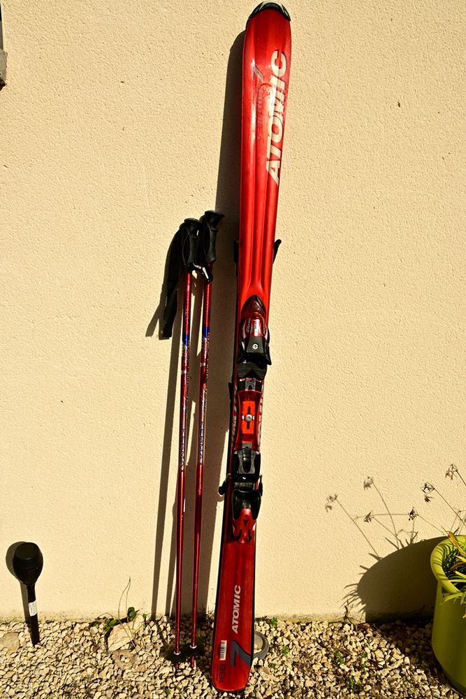 skis paraboliques Atomic 168 40 La Brée-les-Bains (17)