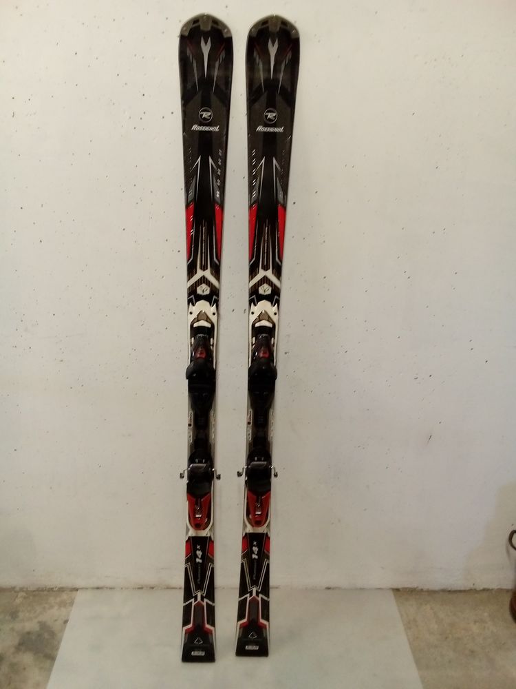 Skis Rossignol paraboliques 50 Saint-Mitre-les-Remparts (13)