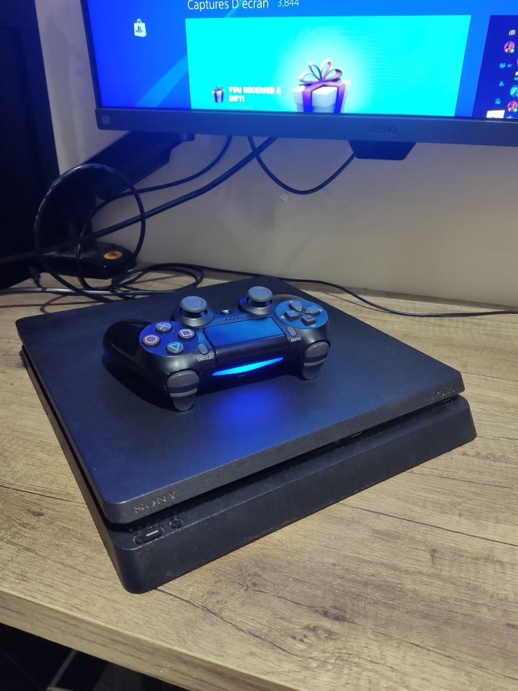 Ps4 Slim 500Gb Neuve   Jeux et manette 200 Bordeaux (33)