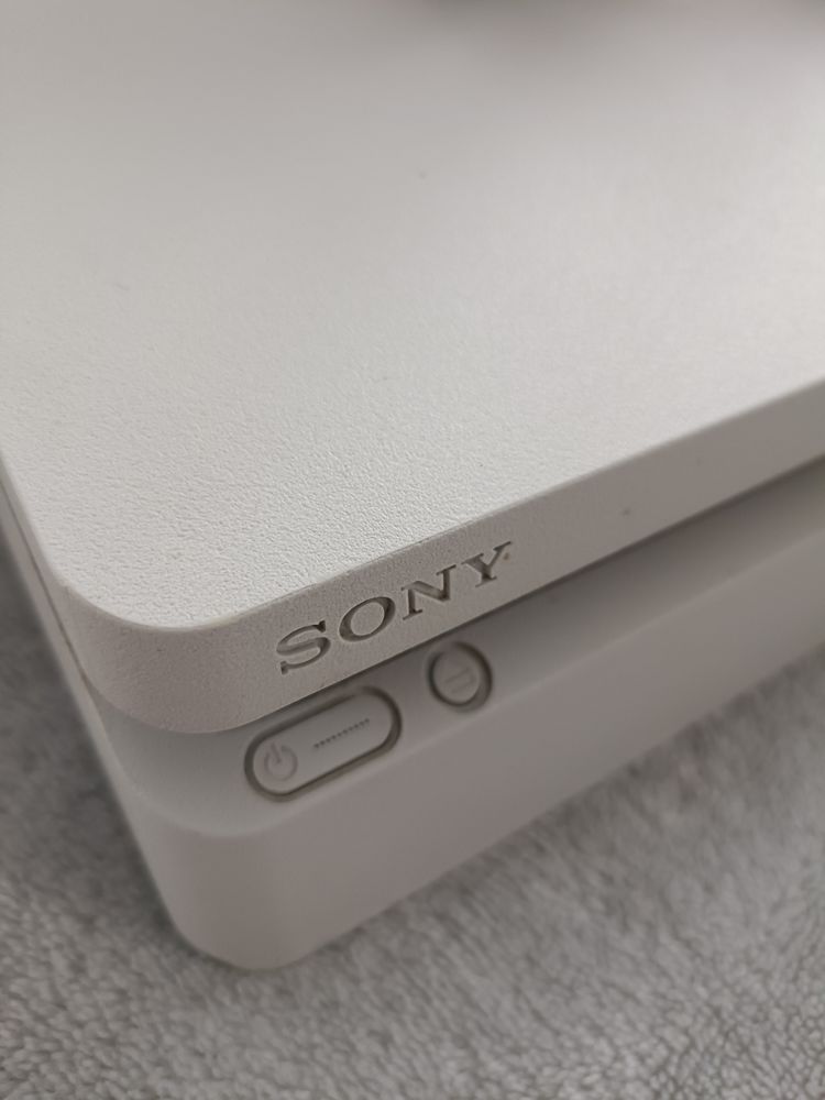 PS4 slim 220 La Roche-sur-Yon (85)