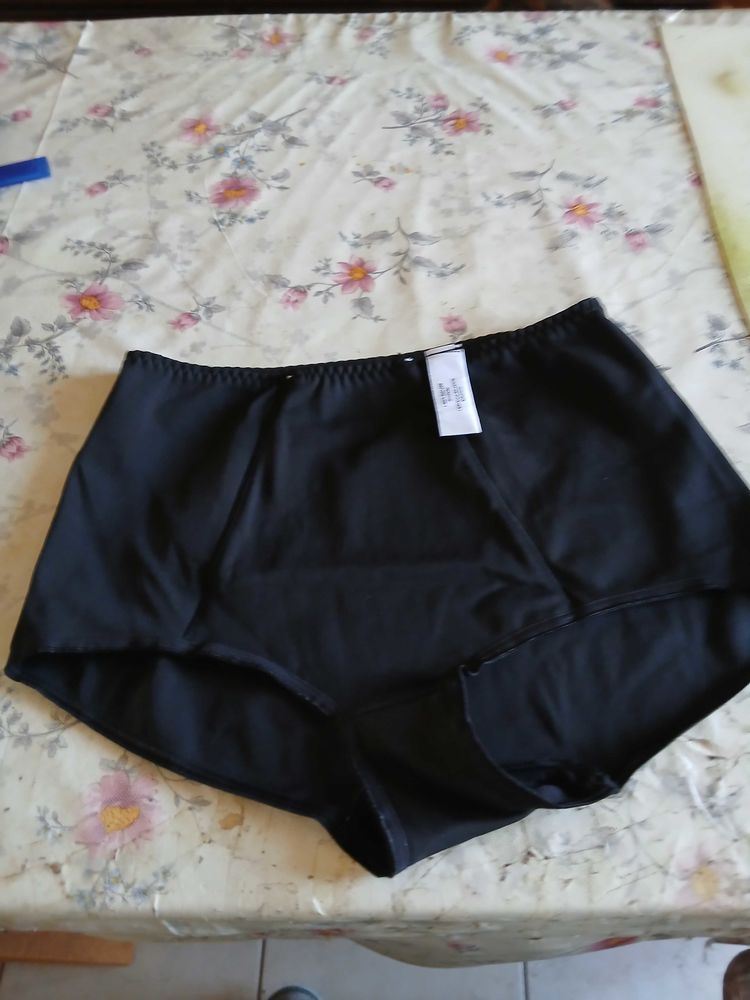 1 SLIP EN ELASTHANE ET POLIAMIDE TAILLE 50/52 15 Selles-sur-Cher (41)