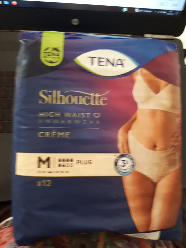 slips couches Tena silhouette couleur cr�me taille haut 50 Le Cannet (06)