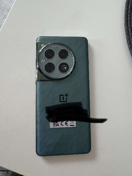 Smartphone One Plus 12, �tat comme neuf . Achat f�vrier 2024 500 Abbeville (80)