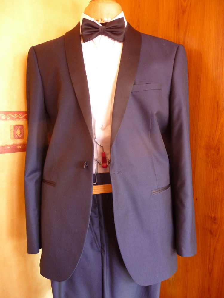 Smoking blue col chale en satin - taille V 52 ( L ) - P 44
50 Mouvaux (59)