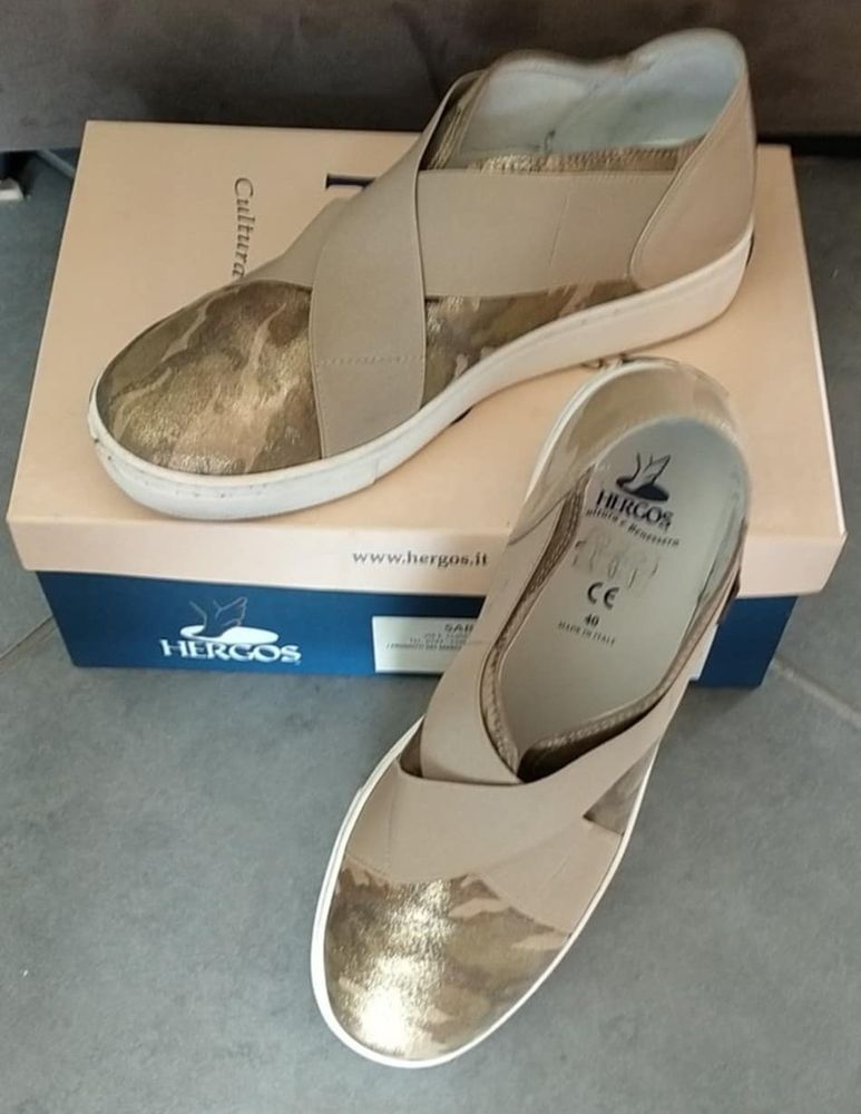 Sneakers Hergos larges pointure 40 35 Chevigny-Saint-Sauveur (21)