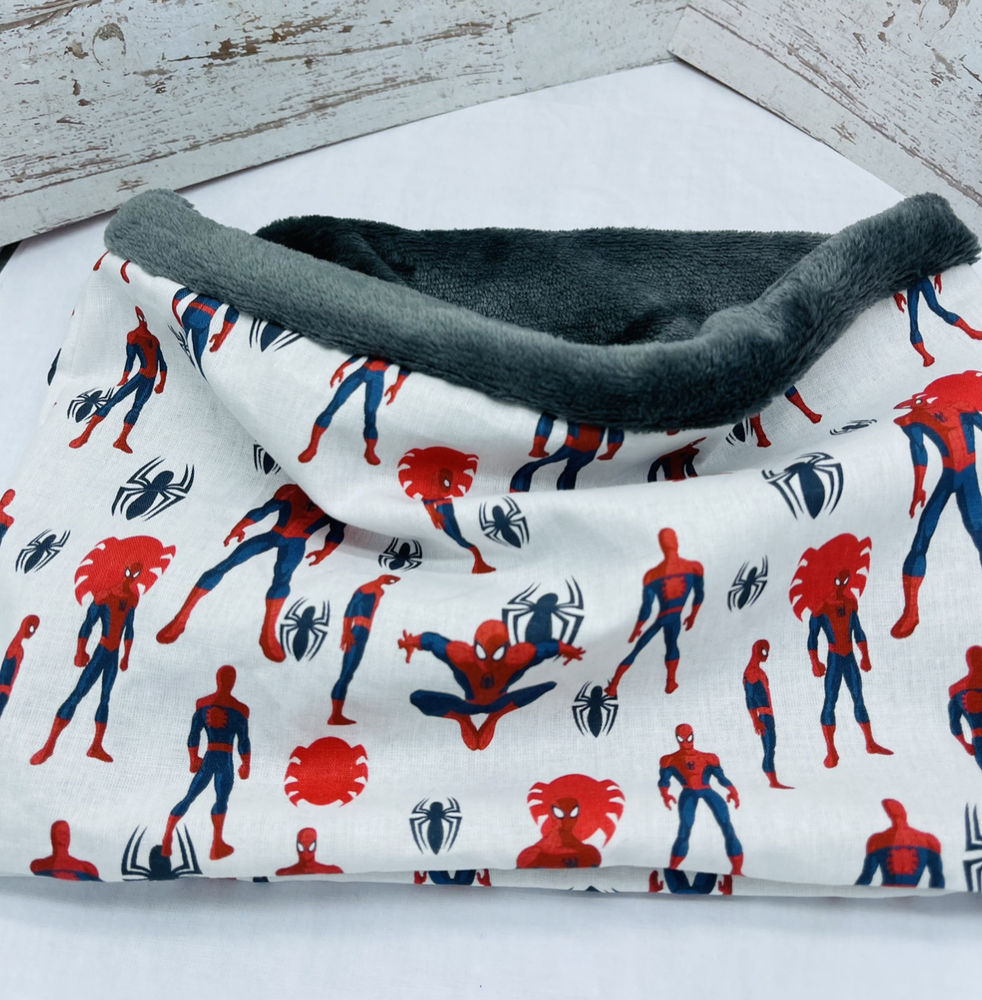 snood cache cou enfant Spiderman Marvel 12 Villiers-sur-Marne (94)