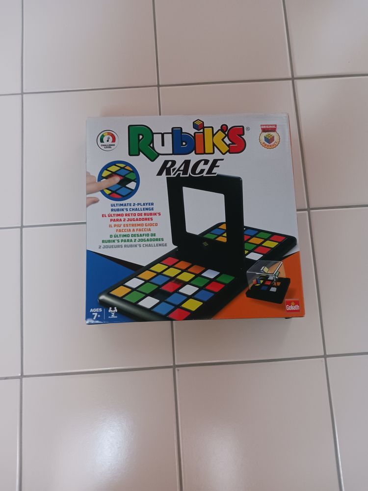 Jeu de soci�t�. 13 Carnac (56)