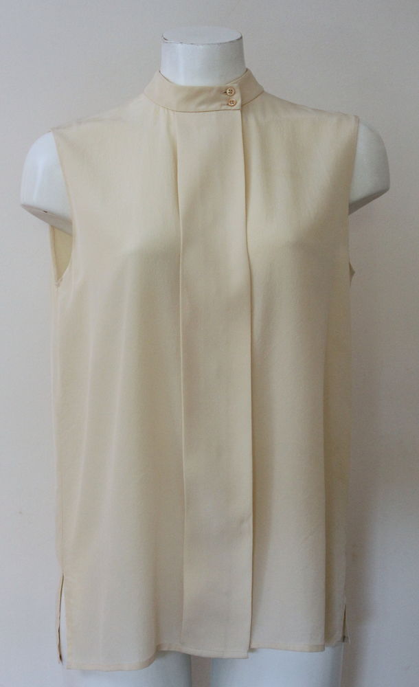 Top soie cr�me THE ROW Made in  USA 
T.M soit 38/40 Fr 150 Issy-les-Moulineaux (92)