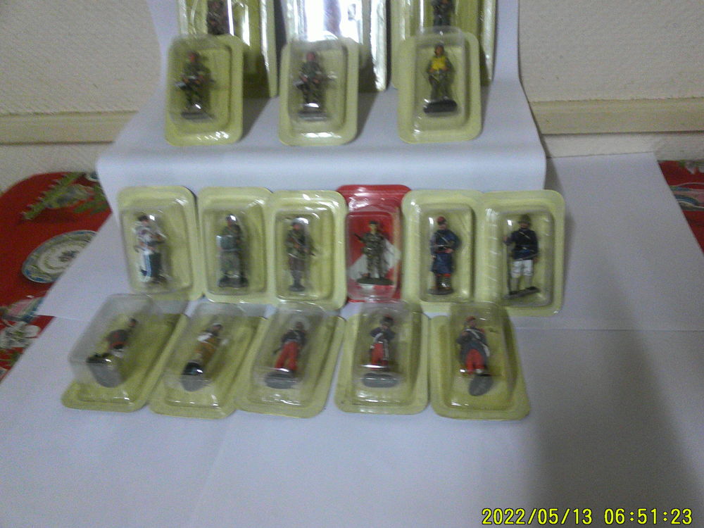 lot  de  ( 17 )  Soldat  de  Plomb  de  la  L�gion 80 Nontron (24)