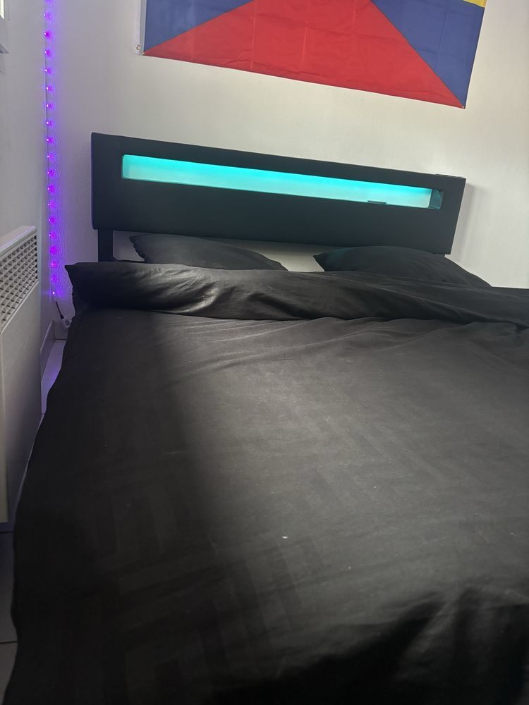 Sommier avec LED + Matelas 160x200 �  Comme neuf, achet� il y a 1 mois et demi 350 Castelnau-le-Lez (34)