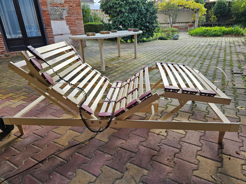 Sommier �lectrique avec commande couleur �cru, bon �tat 
70 Castelsarrasin (82)