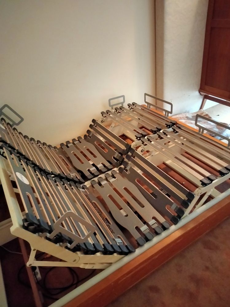 Sommier �lectrique, base de deux matelas de 90 cm 355 Paris 14 (75)