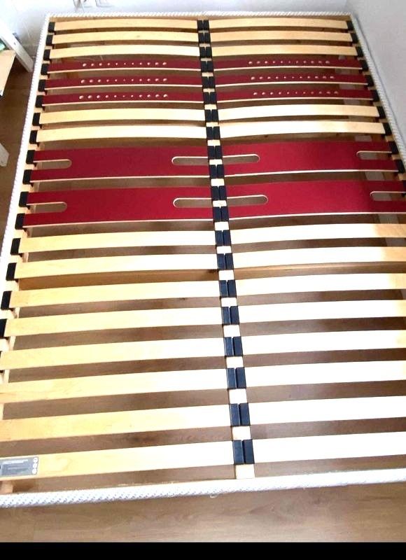 Sommier � lattes 140x190 cm 200 Paris 19 (75)