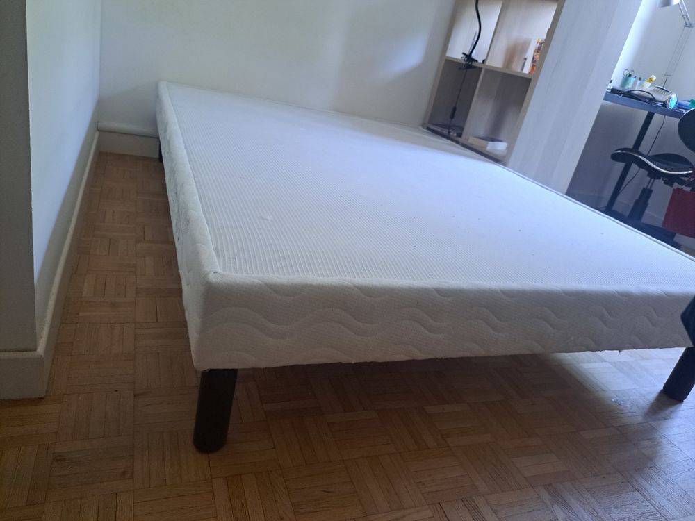 Lit (sommier + matelas) 140�190cm 400 Lyon 8 (69)