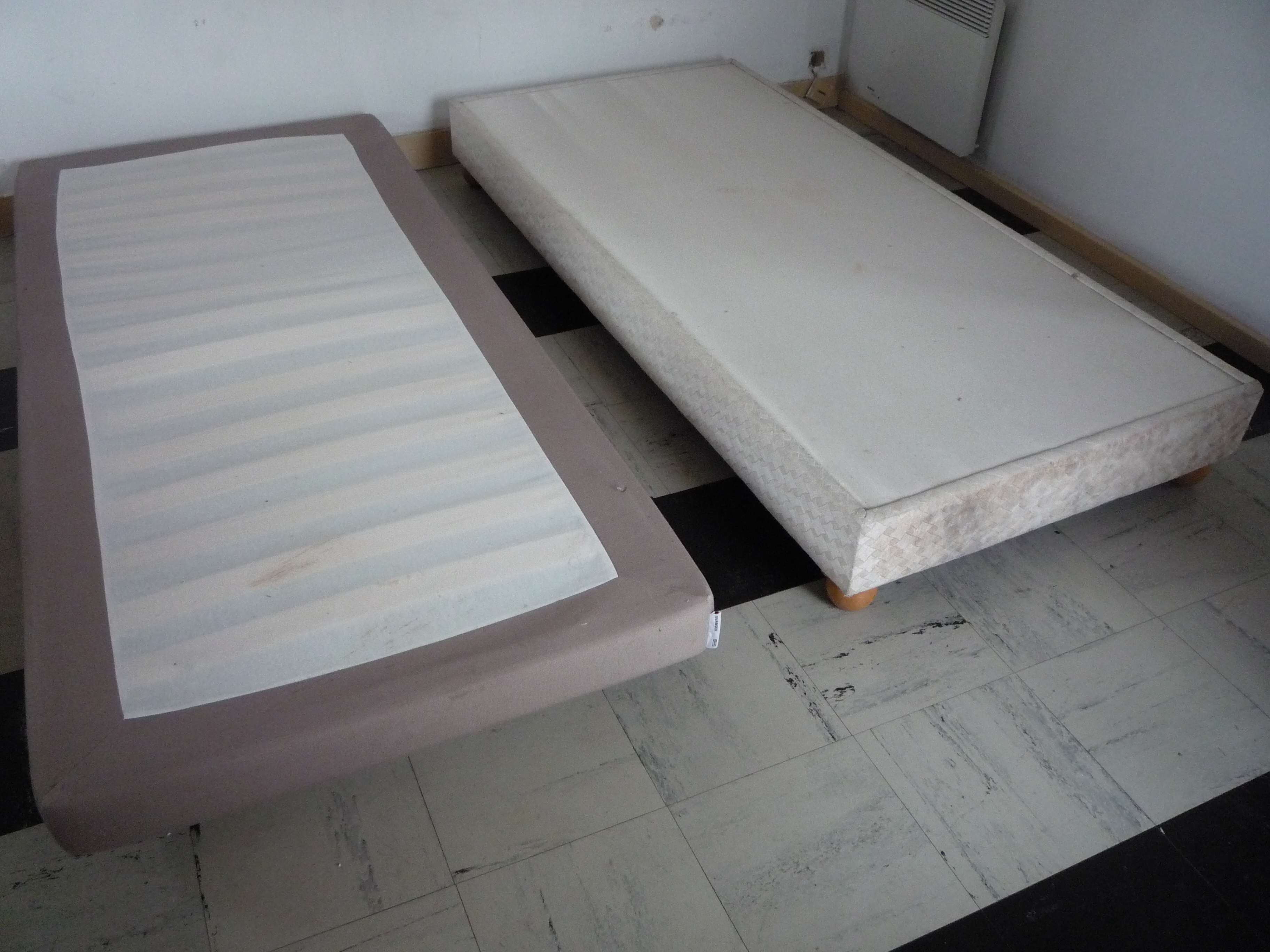
Sommier / matelas / 190cm x 90cm 10 Castres (81)