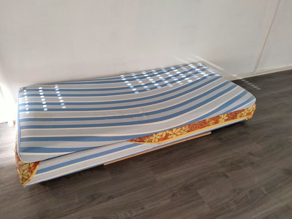 Sommier + matelas - chaises 0 Saint-Julien-l�s-Metz (57)