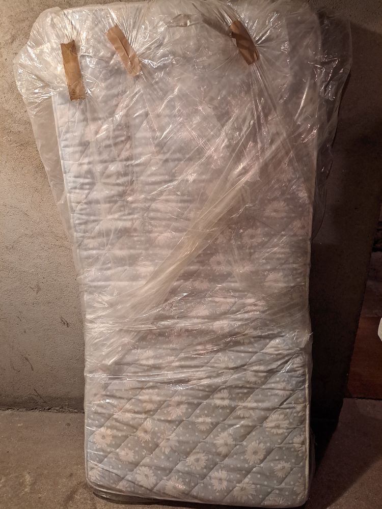 Sommier et matelas 90 X 190 80 Courbevoie (92)