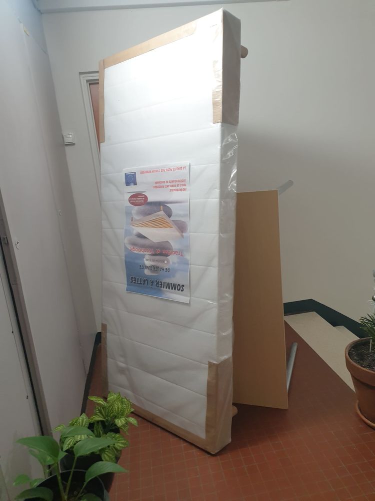 Sommier 90 200 et matelas 250 Saint-Cyr-l'�cole (78)