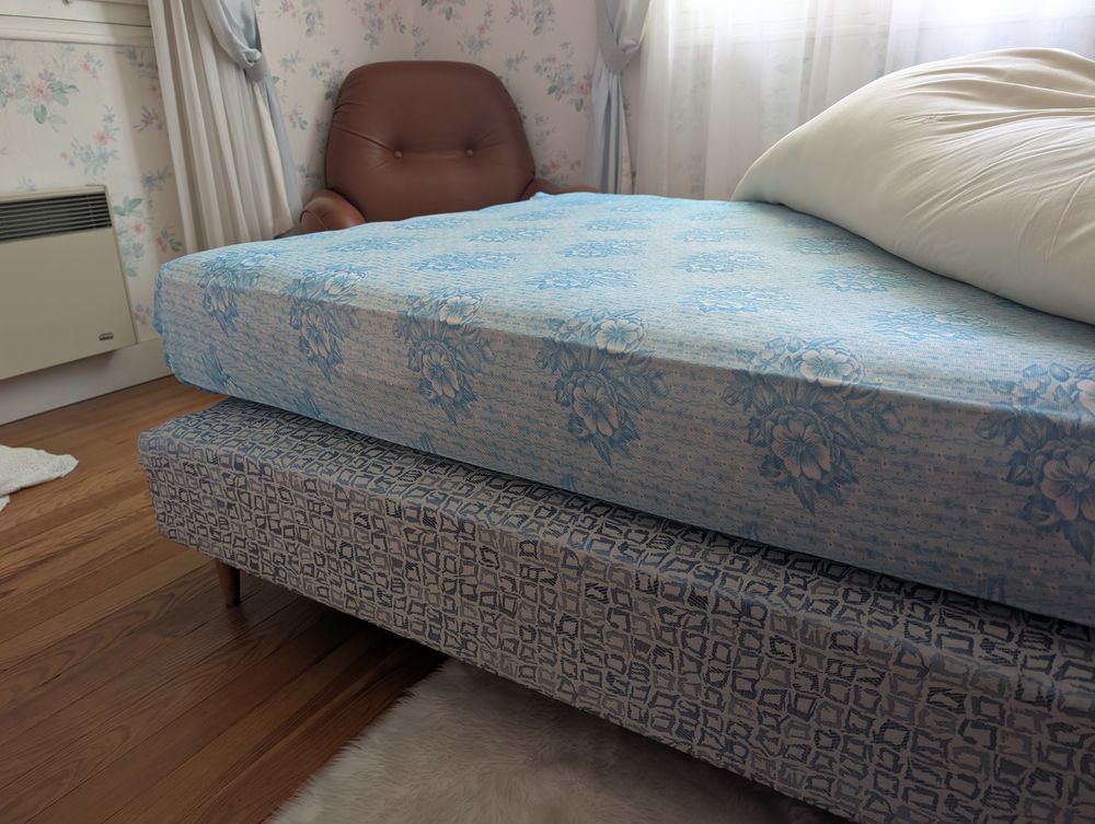 SOMMIER ET MATELAS 120 X ET 190 100 Lormont (33)