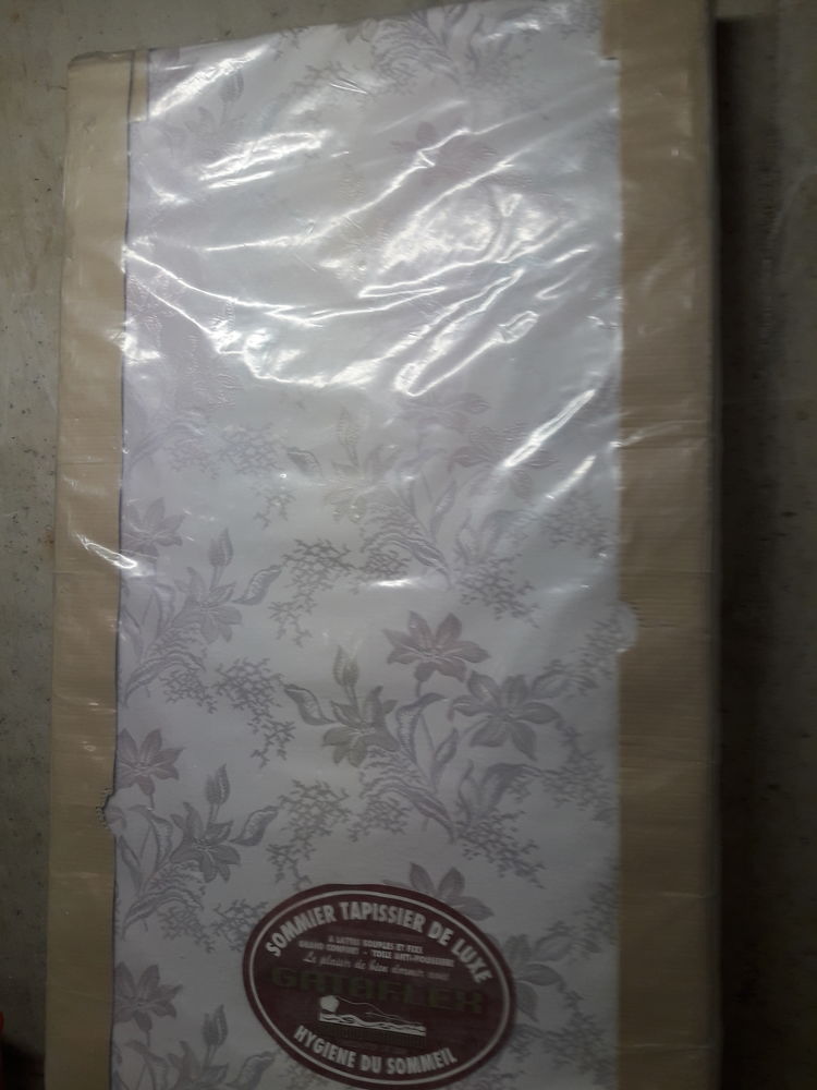 sommier neuf  jamais  servie 60 Villemomble (93)
