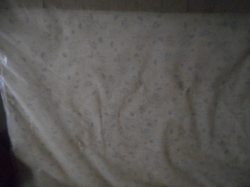 un sommier neuf marque DUNLOPILLO 100 Mantes-la-Jolie (78)