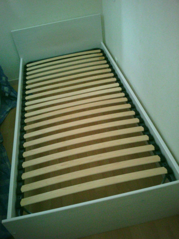 Lit + sommier 1 personne 80 euros a d�battre 80 B�ziers (34)