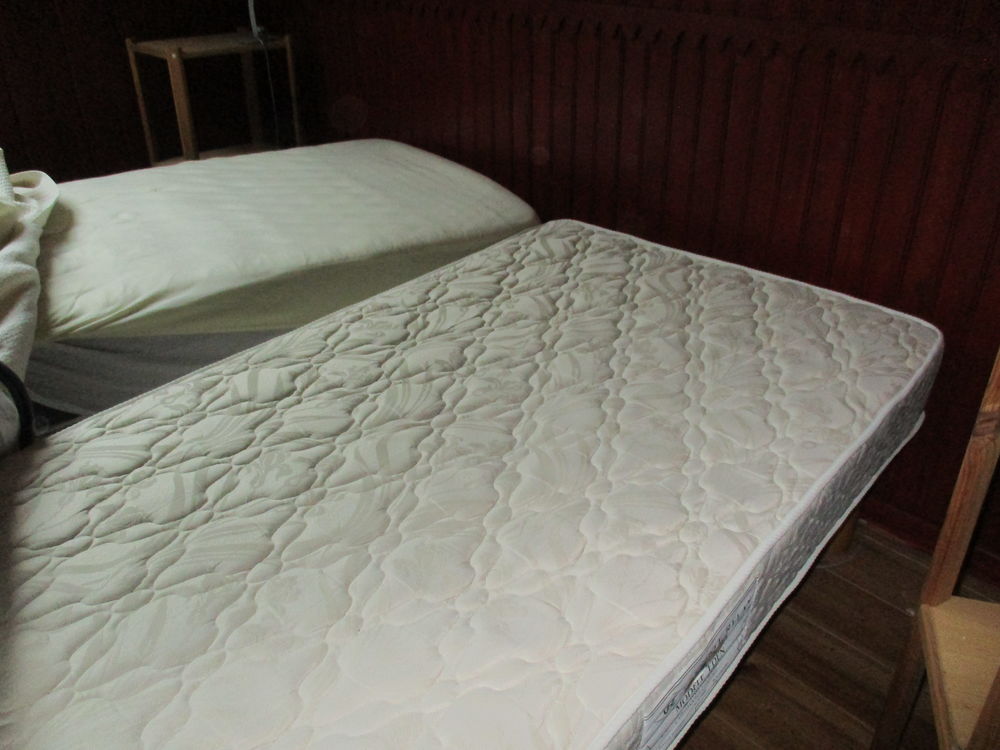 SOMMIERS ET MATELAS NEUF avec les pieds 200 Monestier (24)