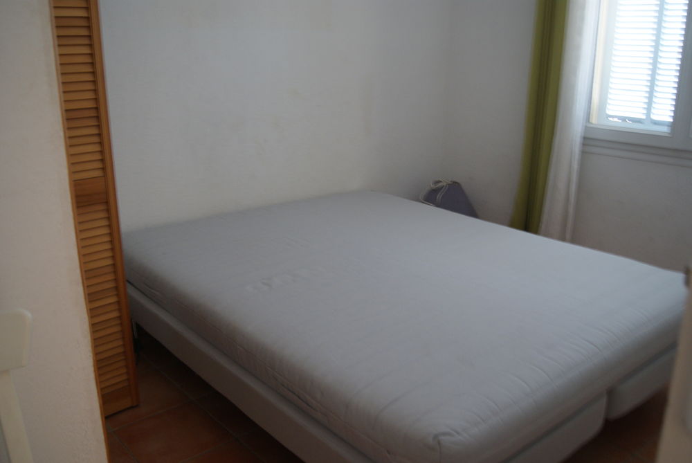 2 sommiers + 1 matelas 0 Six-Fours-les-Plages (83)