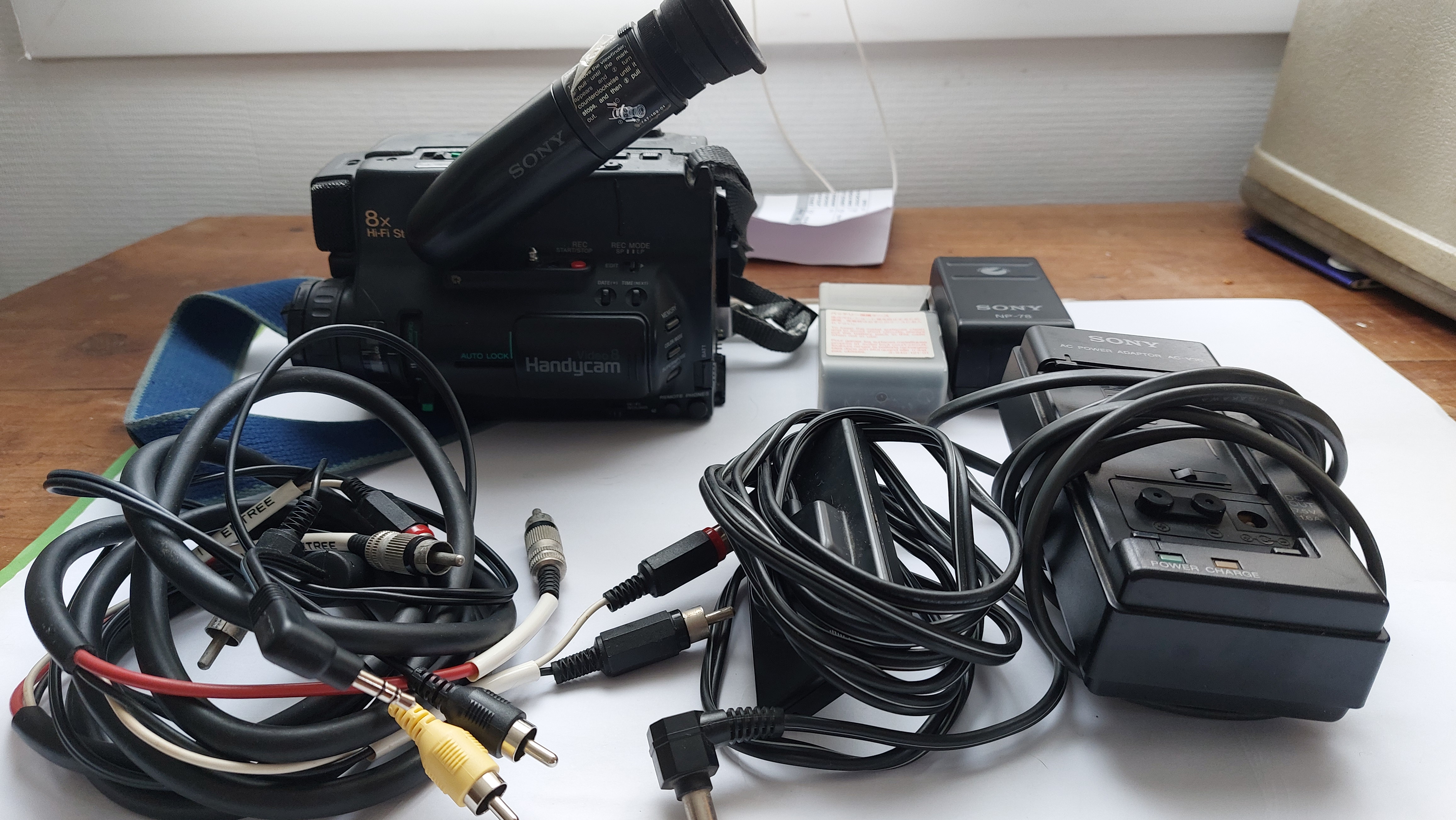 Sony Handicam HI8 30 Clamart (92)