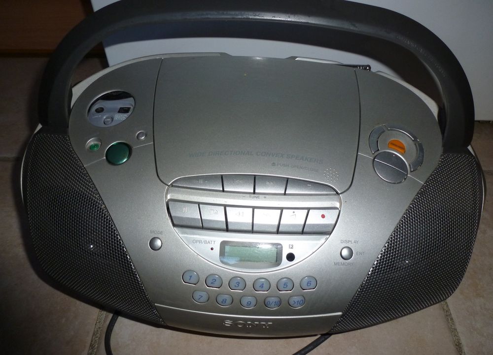 sony CFD-S300L 45 Marseille 4 (13)