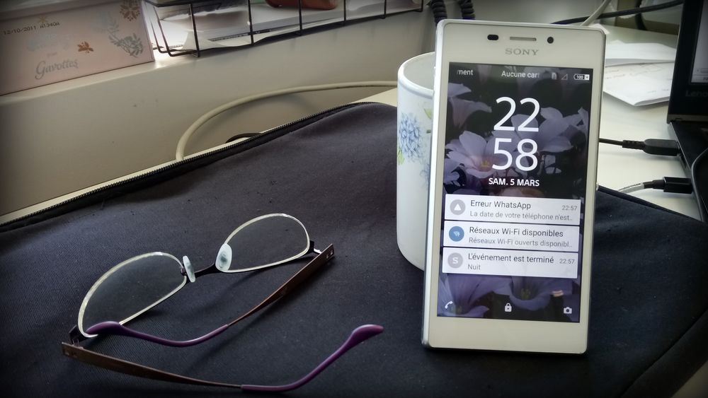 sony xperia M2 80 Saint-Jeannet (06)