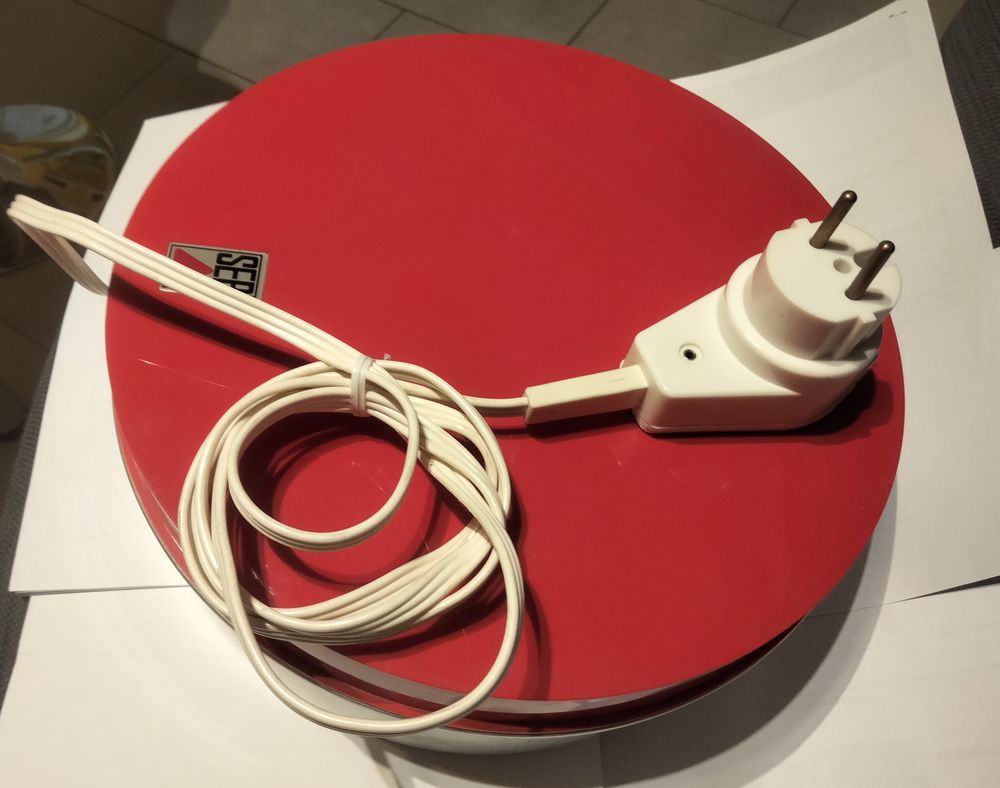 Sorbeti�re �lectrique SEB rouge type 321 15 Vitry-le-Fran�ois (51)